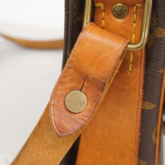 LOUIS VUITTON Authentic Brown Monogram Shoulder Bag